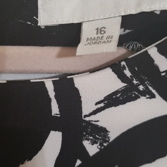 Ronnie Nicole knee length, black and white dress. - Picture 2 of 3